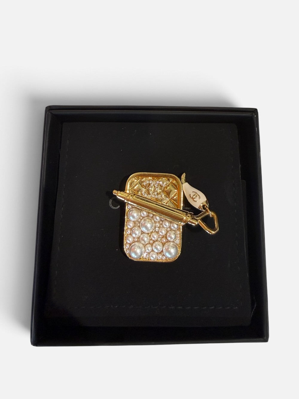 Chanel Brooch|1862
